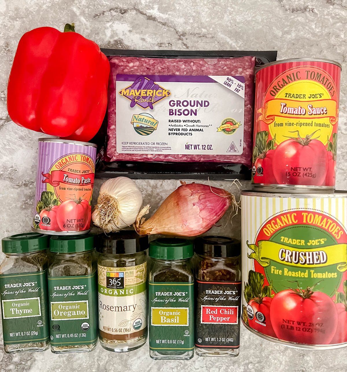 Ingredients needed to make spicy meat sauce.