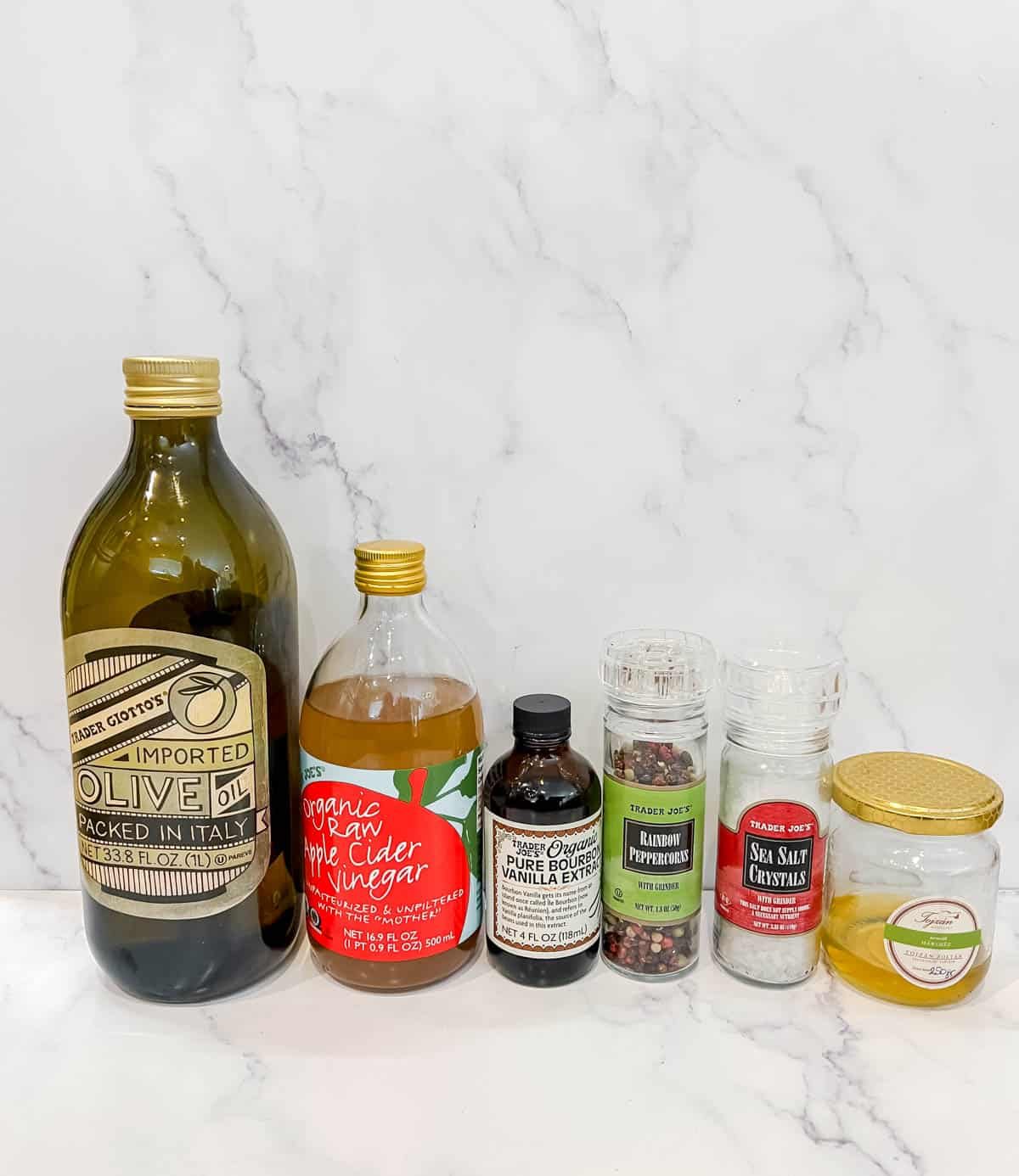Ingredients needed to make vanilla vinaigrette.