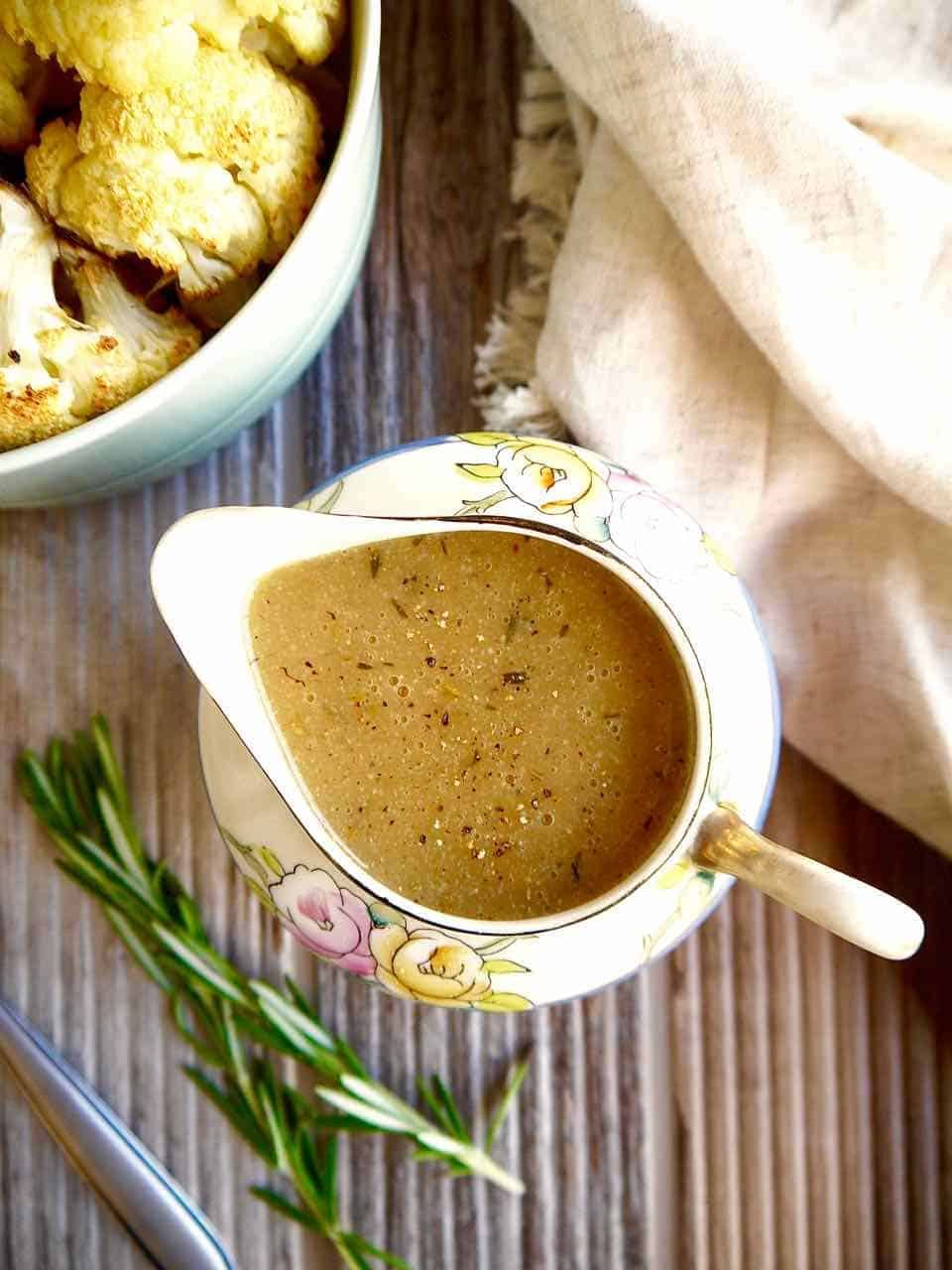Bone Broth Gravy (Paleo, GF)