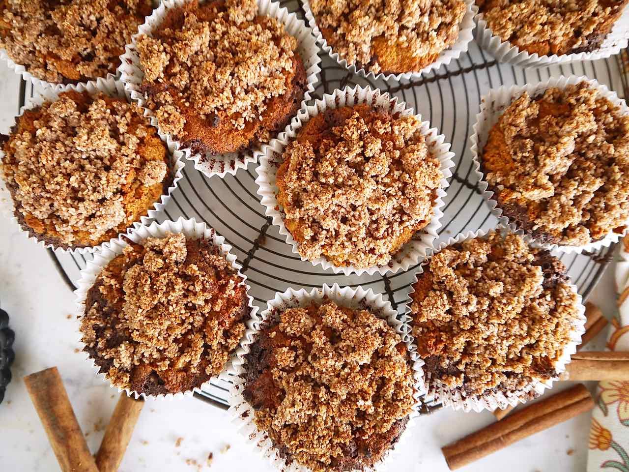 Cinnamon Coffee Cake Crumble Muffins (Paleo, GF)