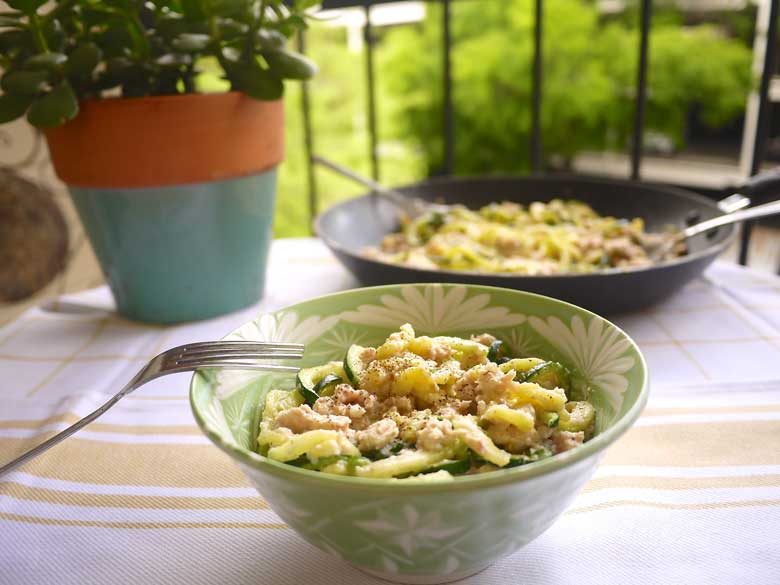Creamy Garlic and Tuna Zucchini Noodles (paleo, GF)