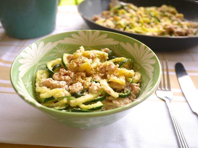 Creamy Garlic and Tuna Zucchini Noodles, paleo, GF
