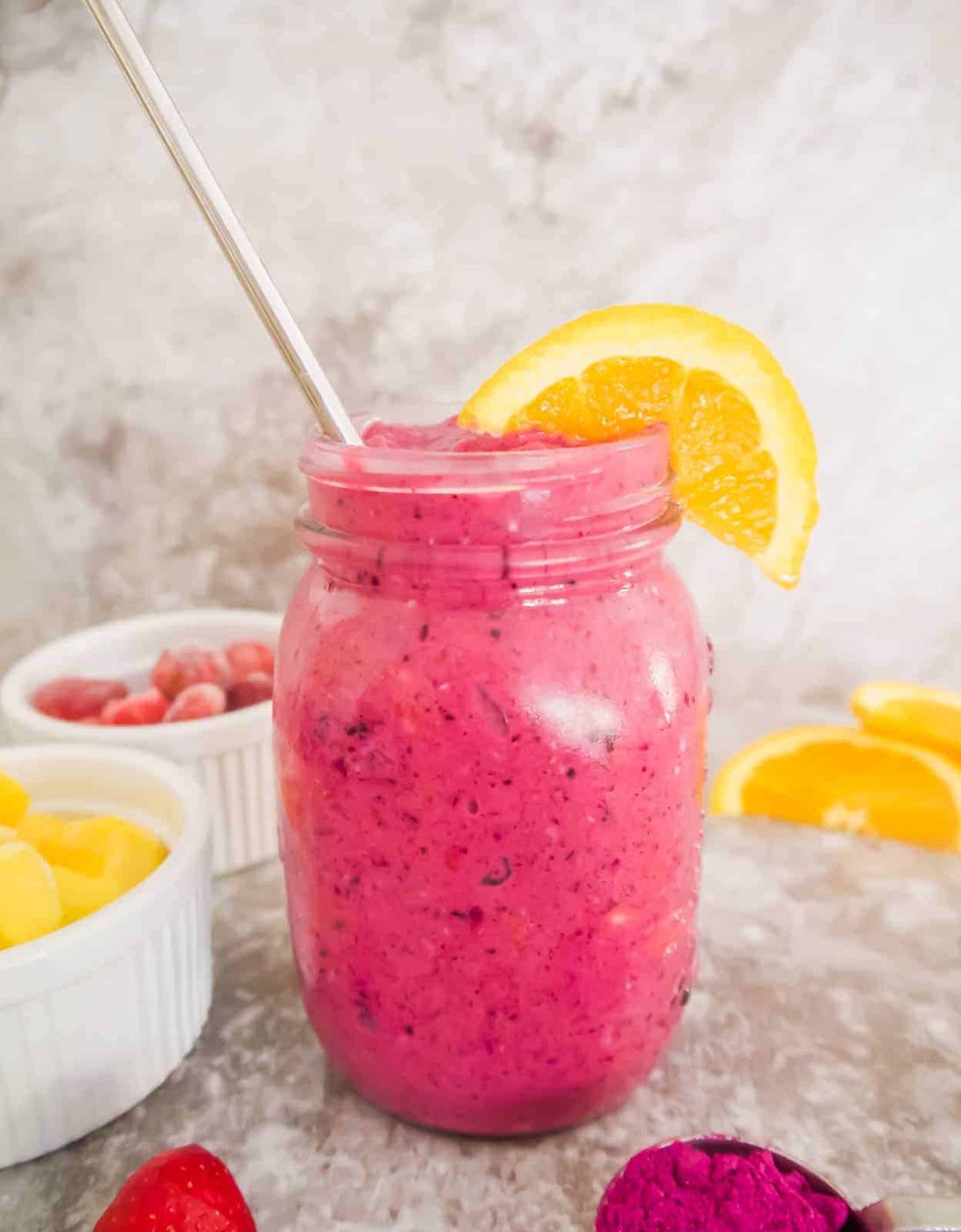 Dragon Fruit Powder Mango Berry Smoothie