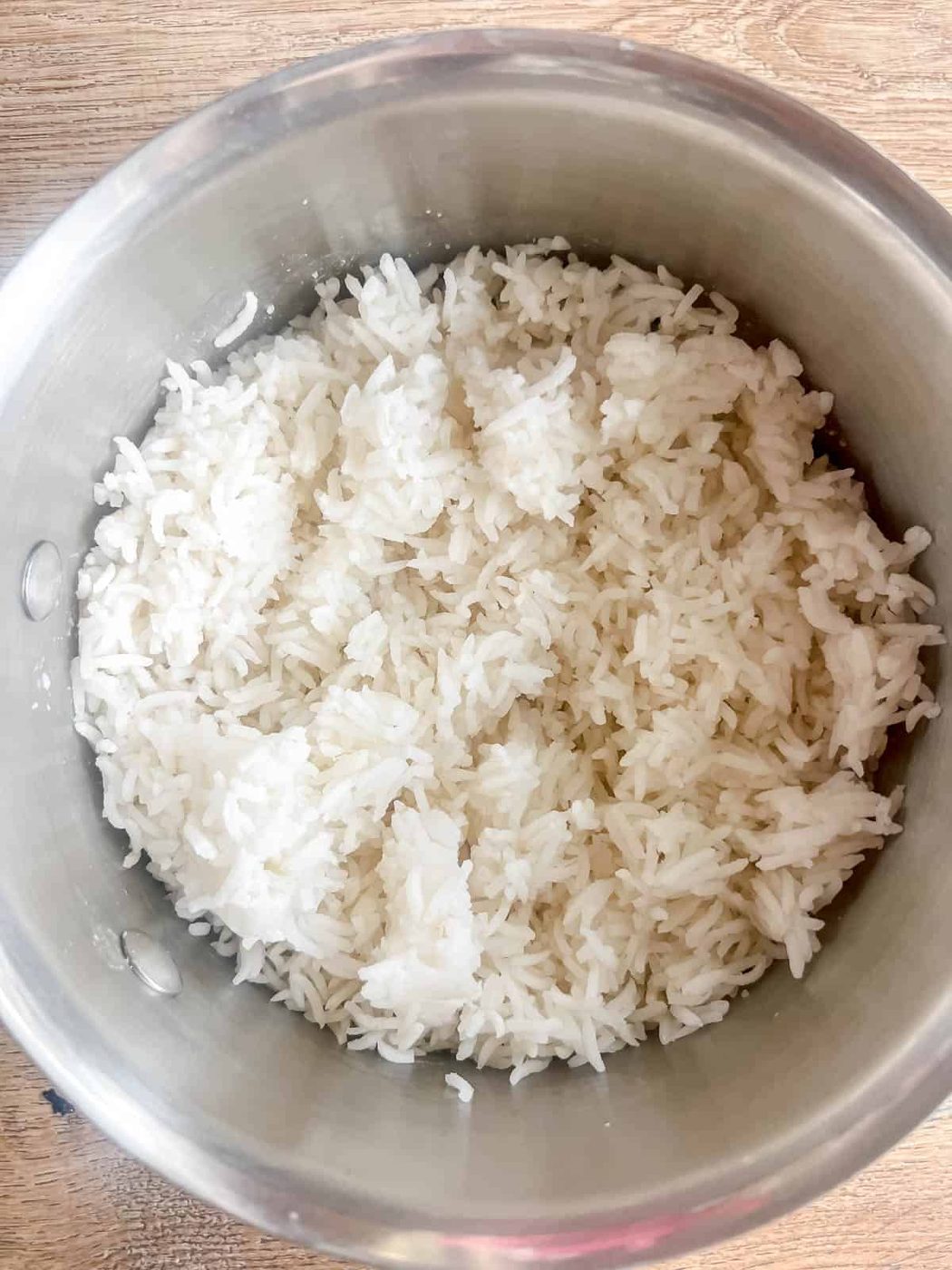 White rice in a pot.