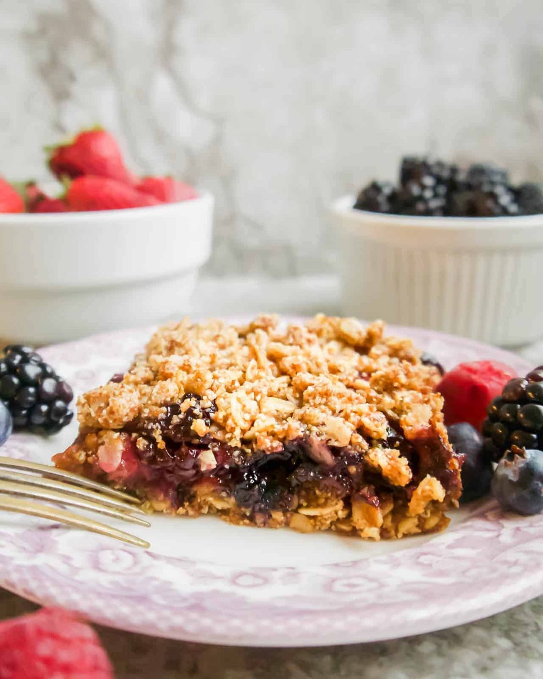 Gluten-free Berry Oatmeal Bars, Dairy-free