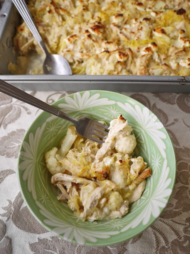Creamy Spaghetti Squash Chicken Casserole (paleo, GF). Now THIS you need for dinner!