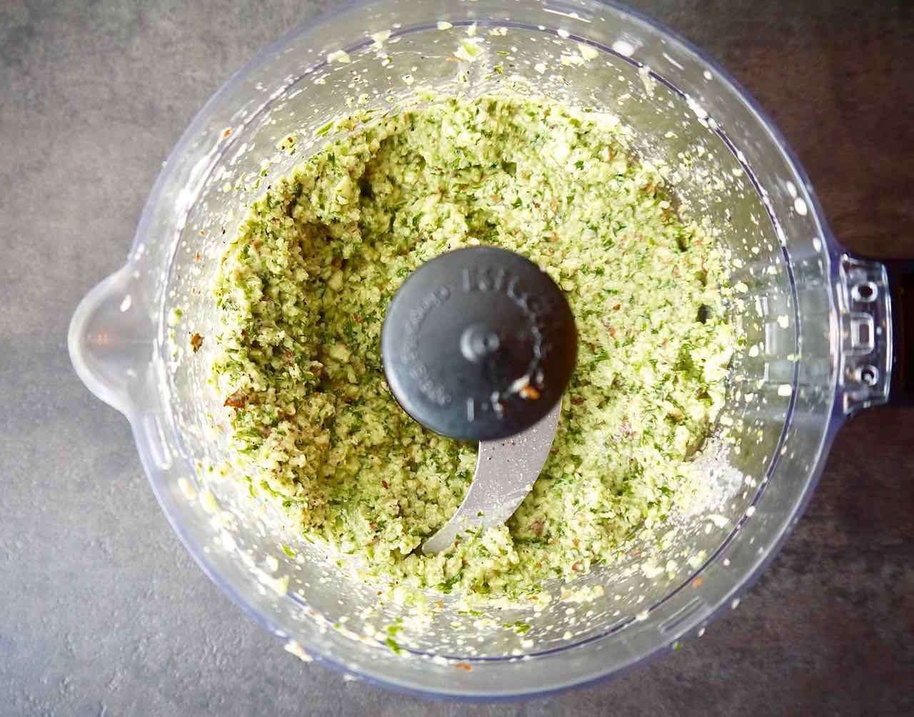 Paleo Green Pepper and Almond Pesto Zoodles & Chicken
