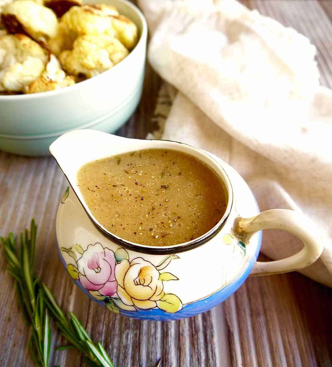 Bone Broth Gravy, Paleo, Gluten-free