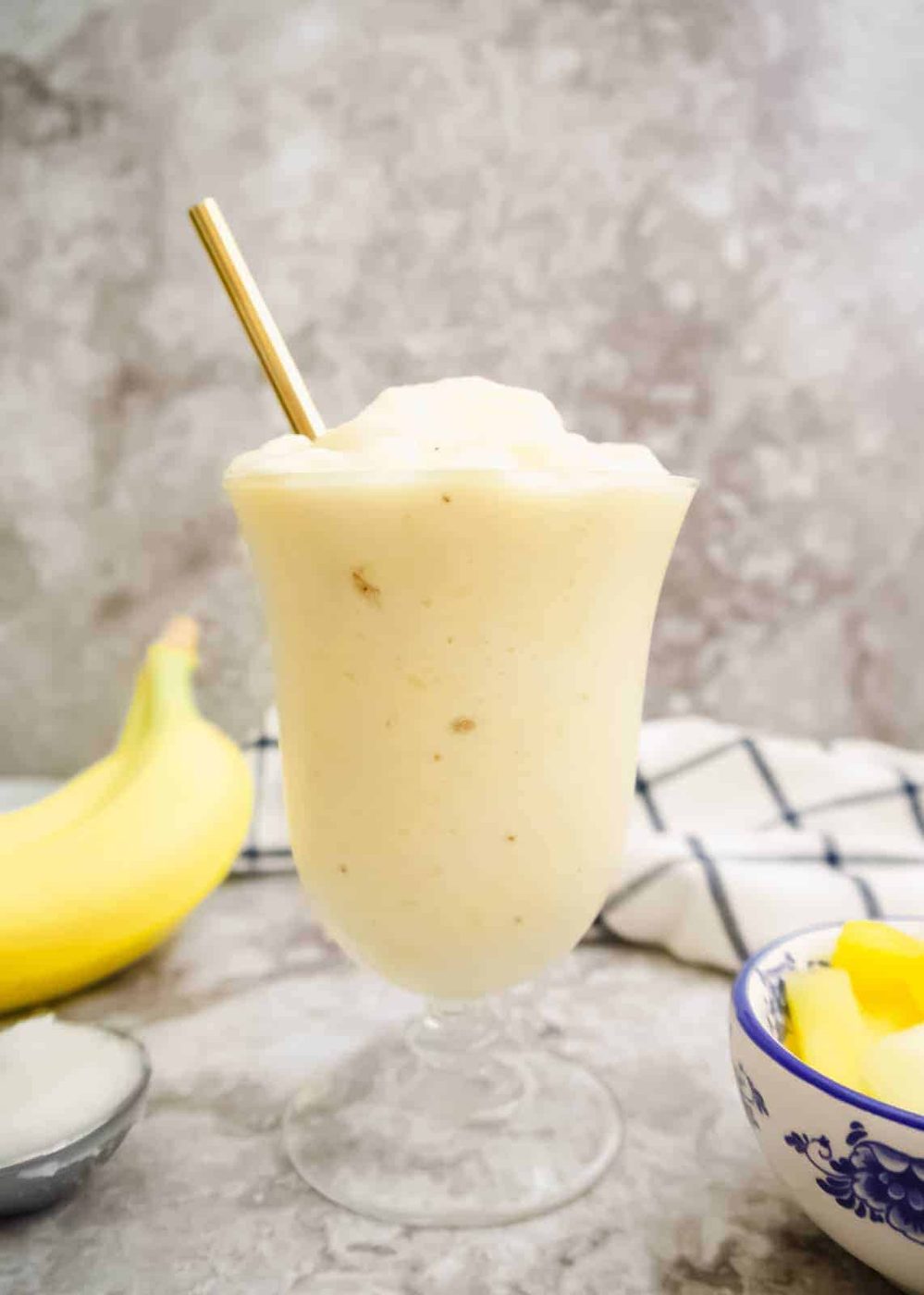 Coconut Oil: Pineapple Banana Smoothie
