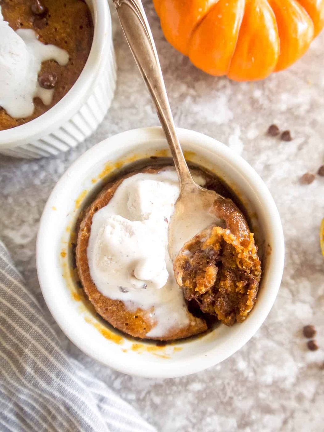 Pumpkin Chocolate Chip Cookie in a Mug (Paleo, Gluten-free, Dairy-free)