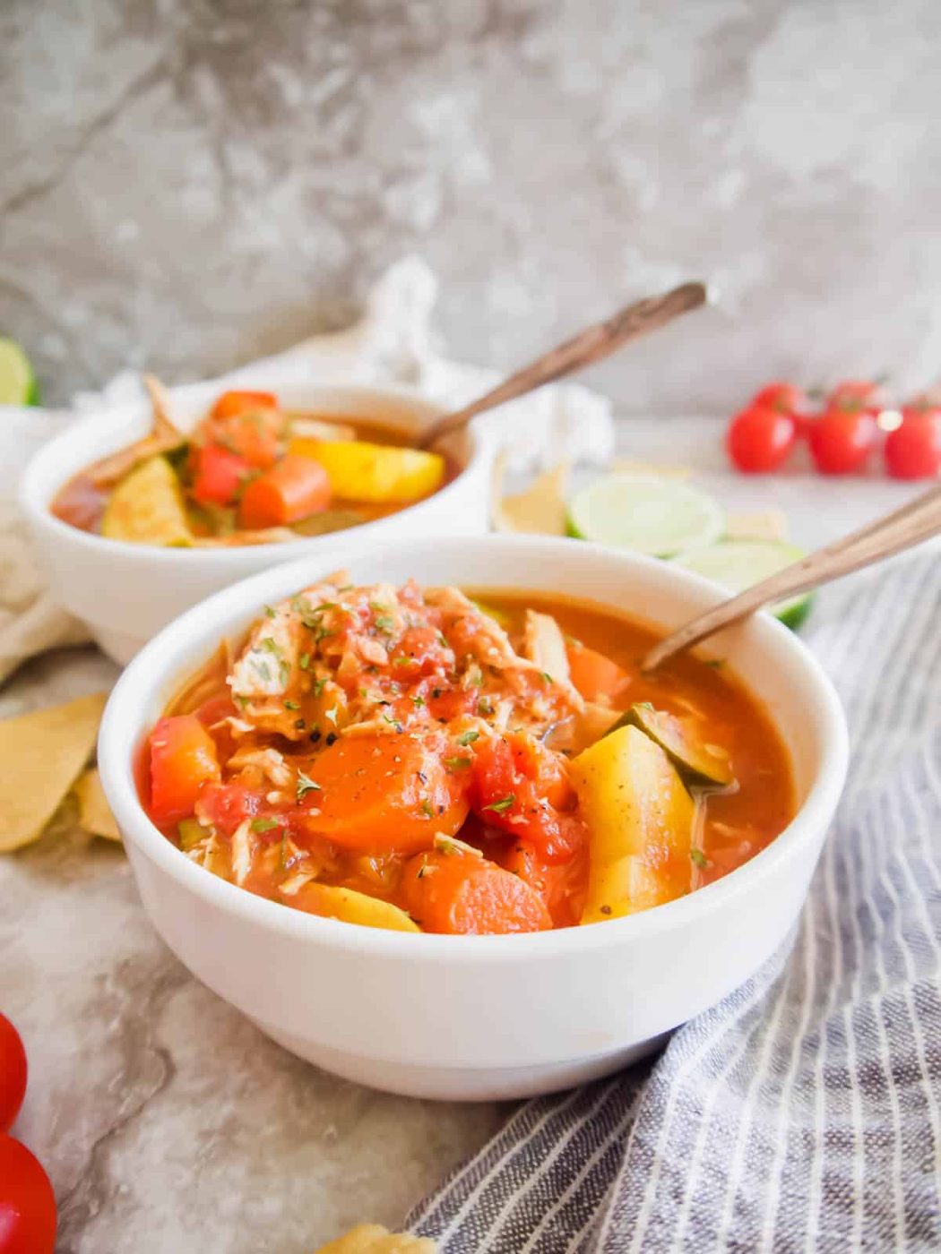 Slow Cooker Shredded Chicken and Vegetable Chili