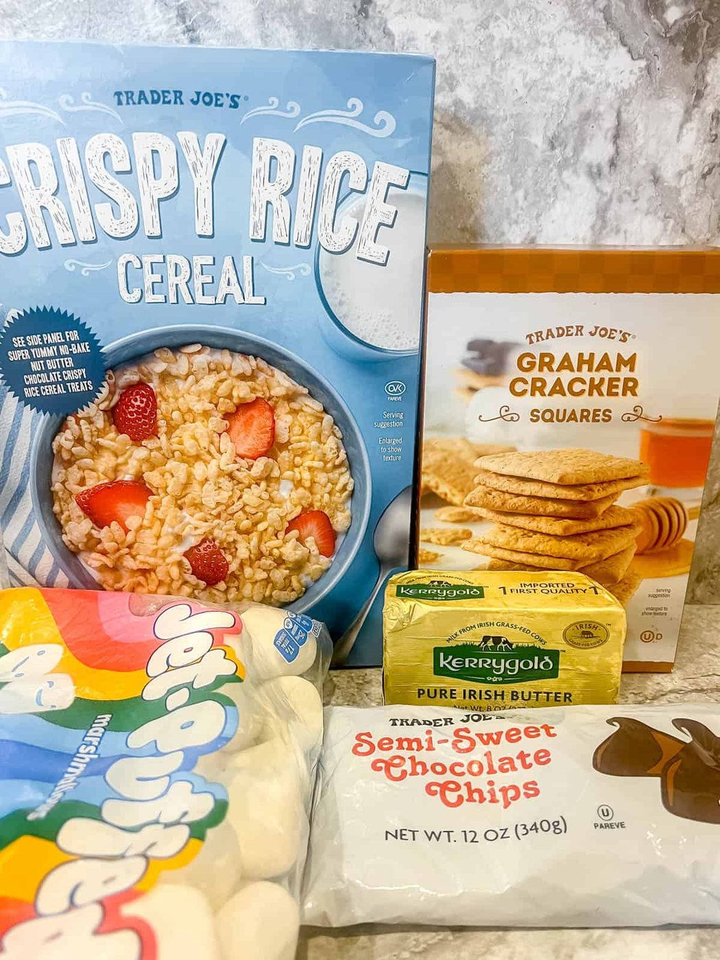 Ingredients needed to make s'mores rice krispie treats.