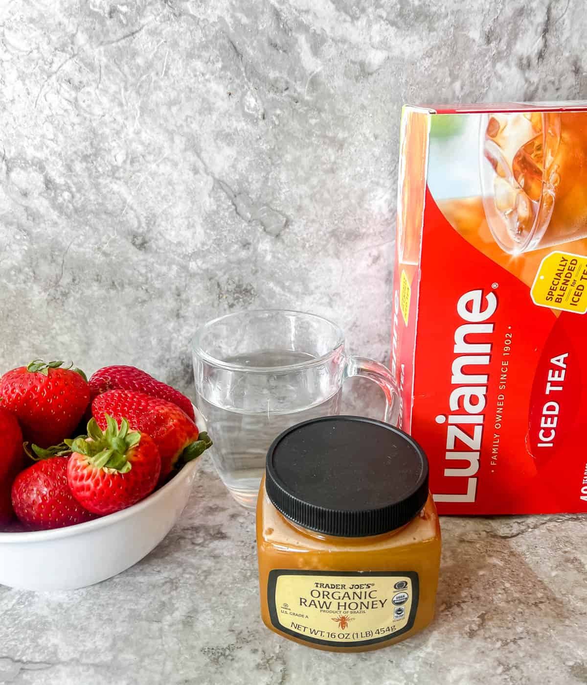 Strawberry sweet tea ingredients needed.